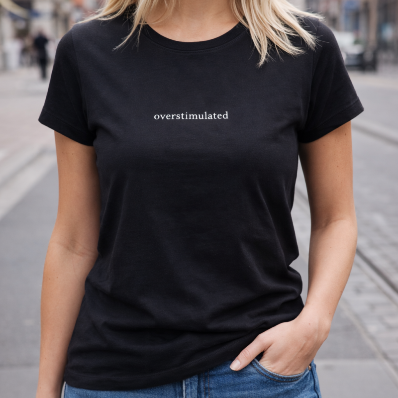czarna koszulka damska z białym haftem overstimulated